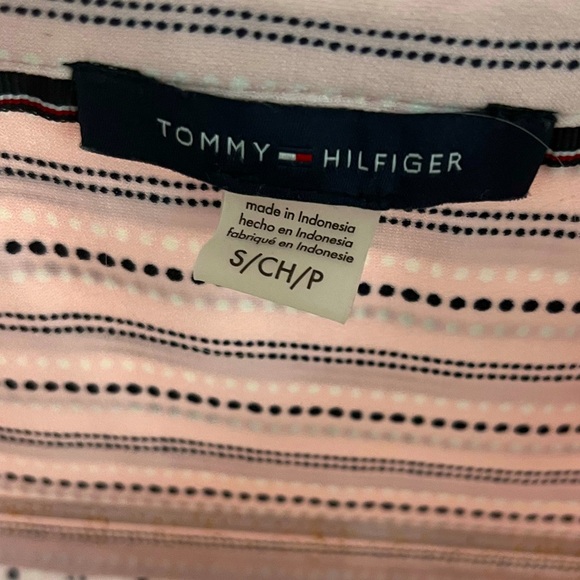 Sleeveless collard Top - Picture 2 of 3